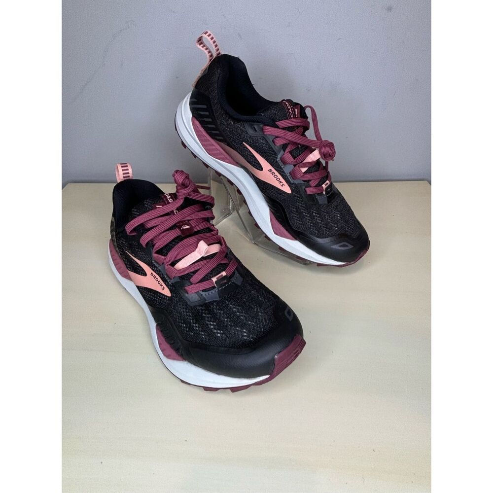 Brooks Cascadia 15 Women’s Trail Running Shoes Black Purple Size 5.5 NWOT